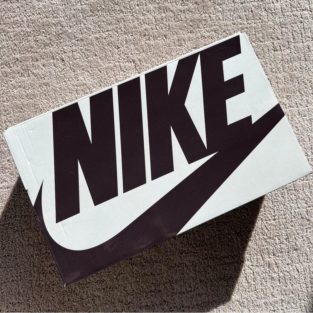 Nike Book 1 